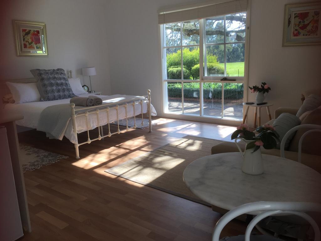 Birchwood Cottage Yarck ภายนอก รูปภาพ